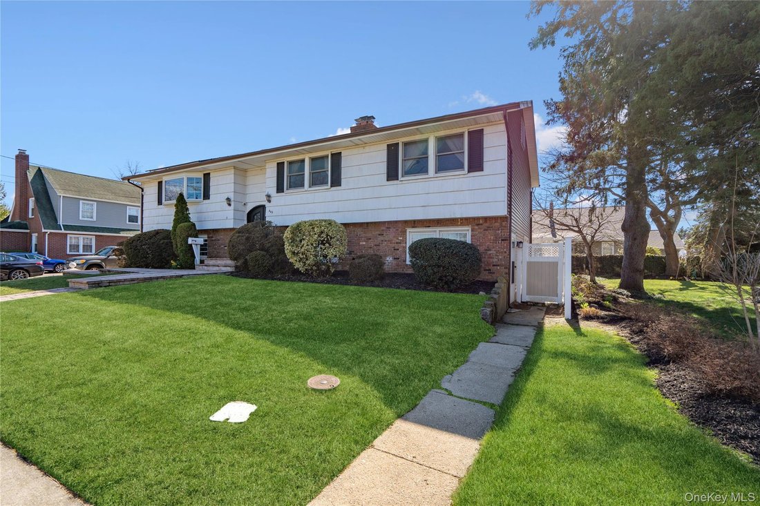 Lindenhurst, New York, United States 1 - 18092892
