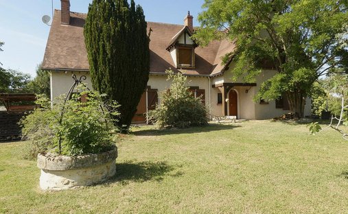 Villa in Chateauneuf-sur-Loire, Centre-Val de Loire, France 1
