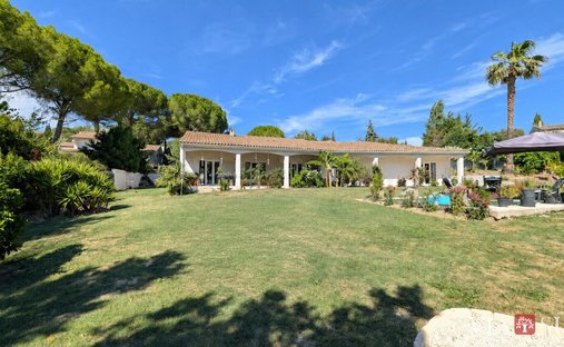 House in Ancien Hôpital, Beziers, France 1