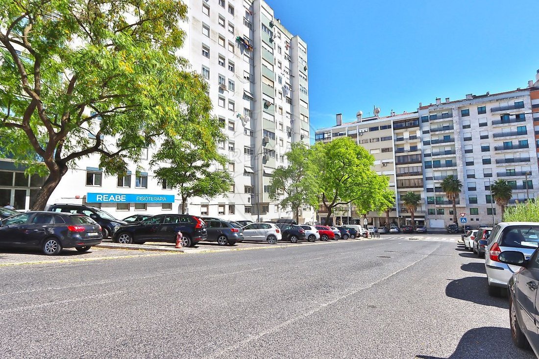 Apartment in Benfica, Lisbon, Portugal 3 - 18101280