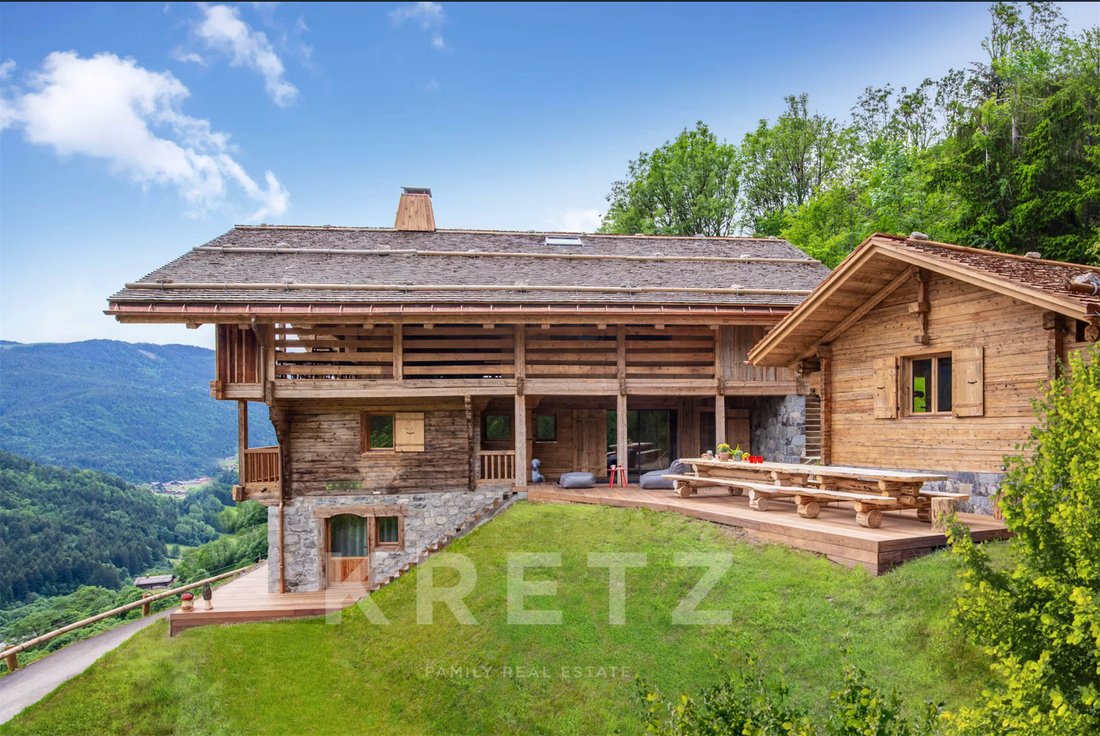 Chalet in Le Grand-Bornand, Auvergne-Rhône-Alpes, France 1 - 18096627