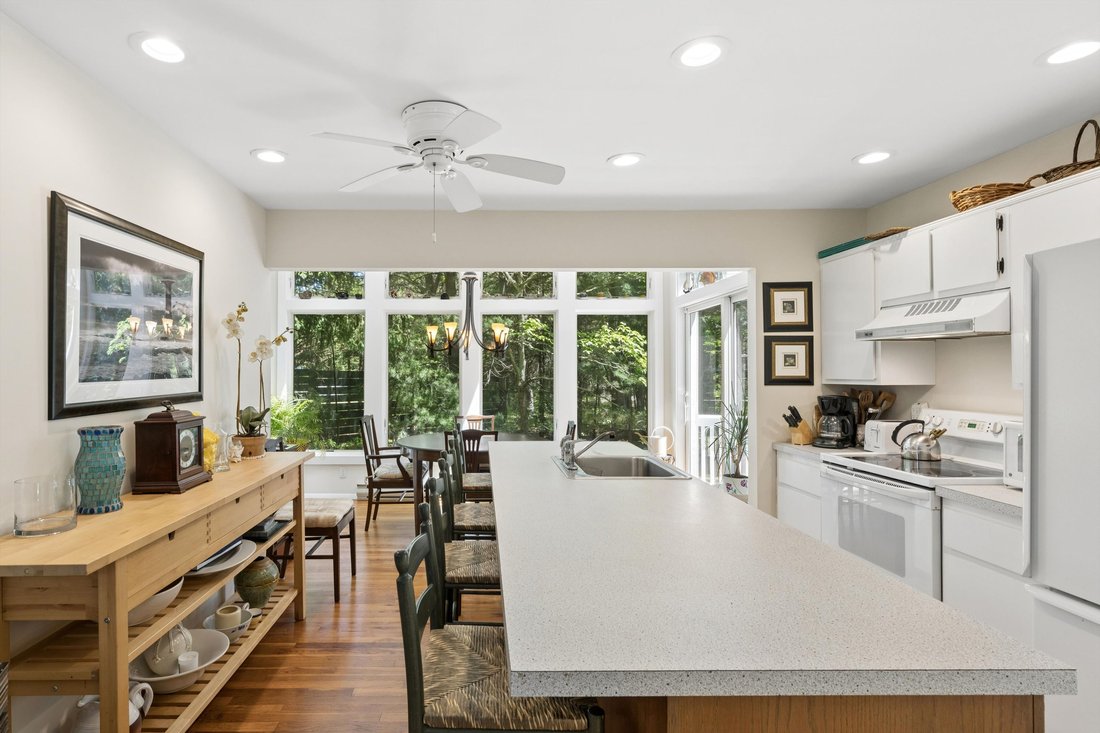 East Hampton, New York, United States 4 - 18101597
