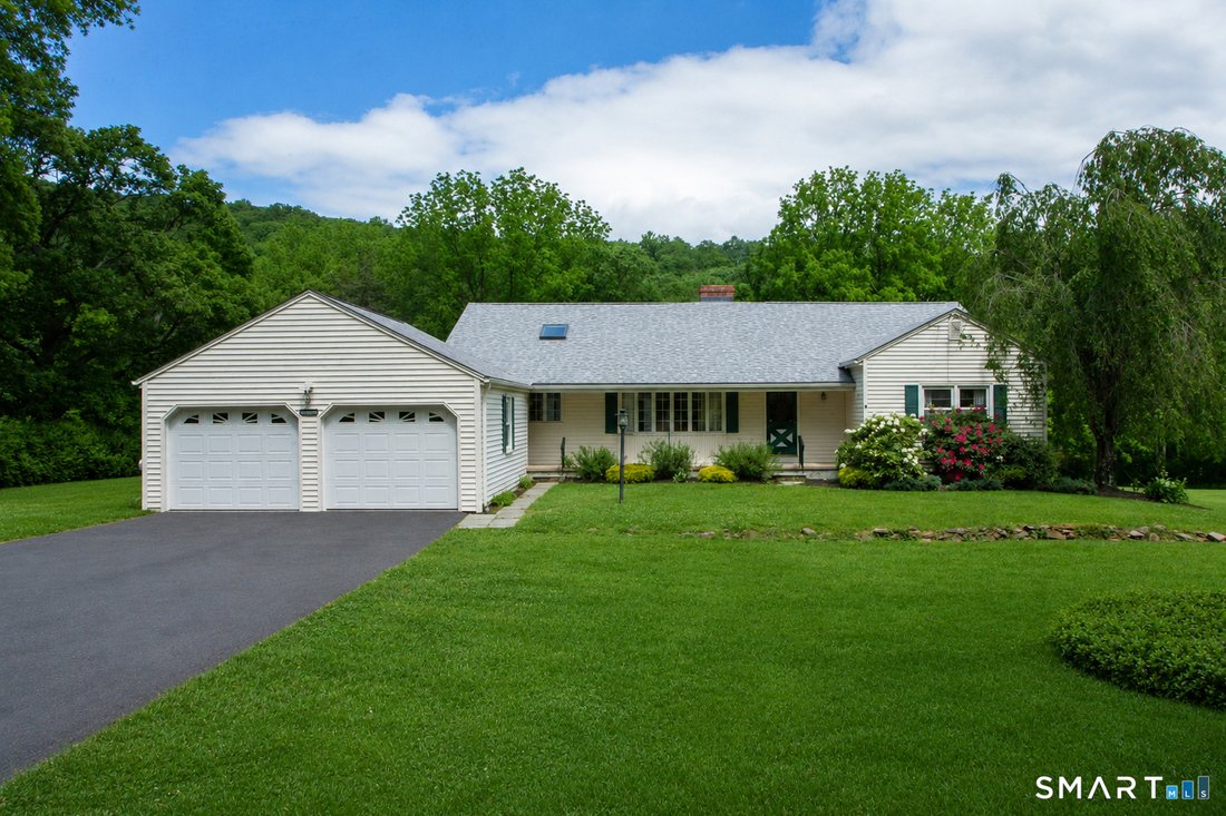 House in East Granby, Connecticut, United States 2 - 18105023