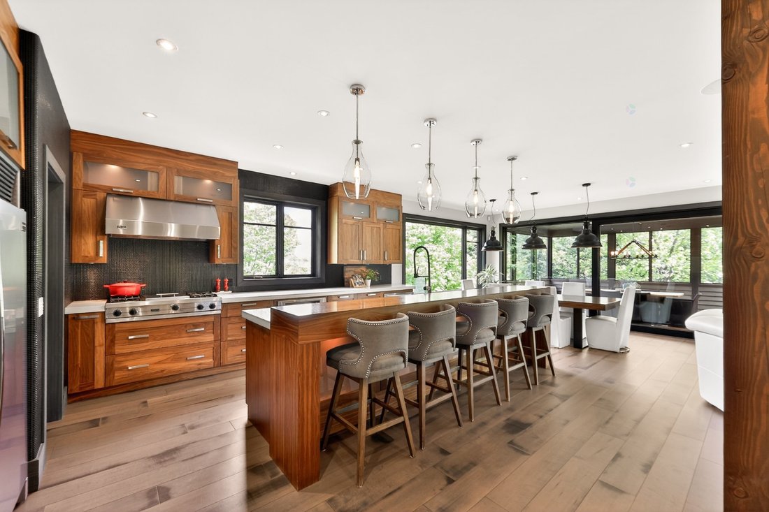 House in Saint-Sauveur, Quebec, Canada 4 - 18096365