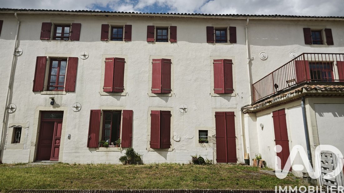 Champdeniers, Nouvelle-Aquitaine, France 1 - 18100095