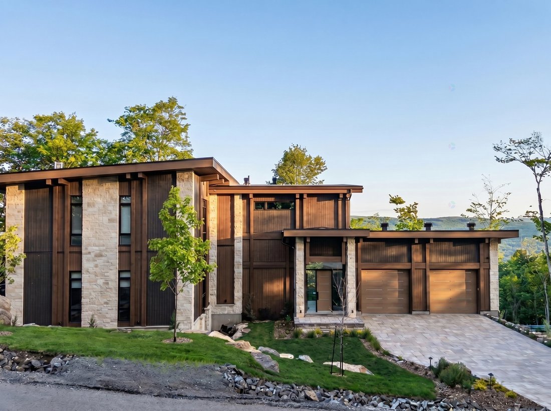 House in Saint-Sauveur, Quebec, Canada 1 - 17686988