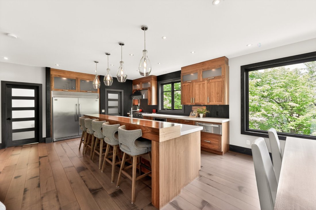 House in Saint-Sauveur, Quebec, Canada 5 - 18096365