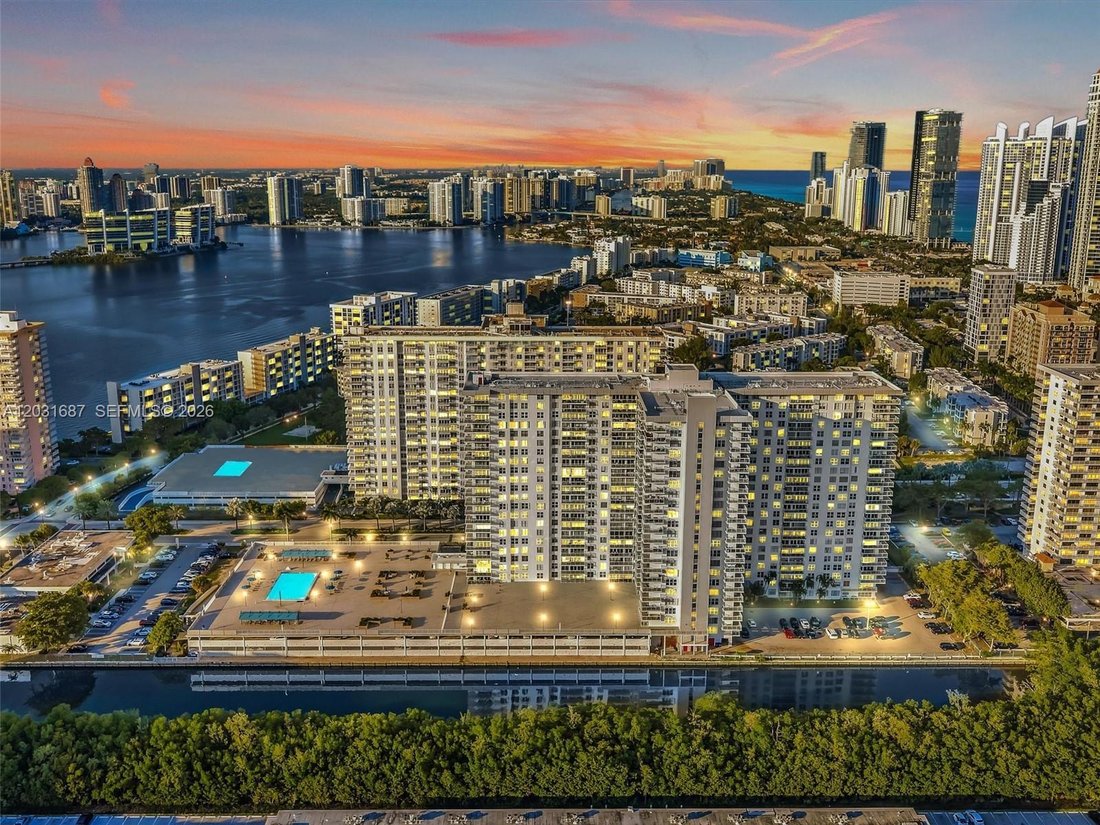 Condo in Sunny Isles Beach, Florida, United States 3 - 18091575