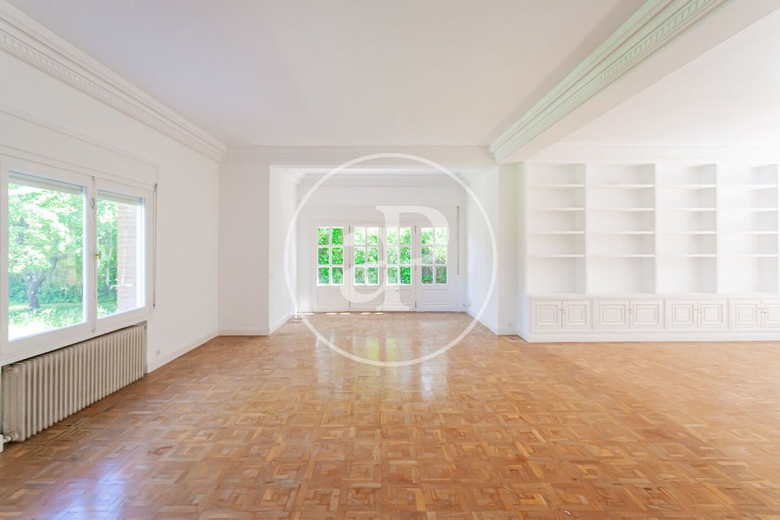 Villa in Villafranca del Castillo, Villanueva de la Canada, Comunidad de Madrid 3 - 17878923