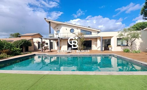 House in Ares, Nouvelle-Aquitaine, France 1