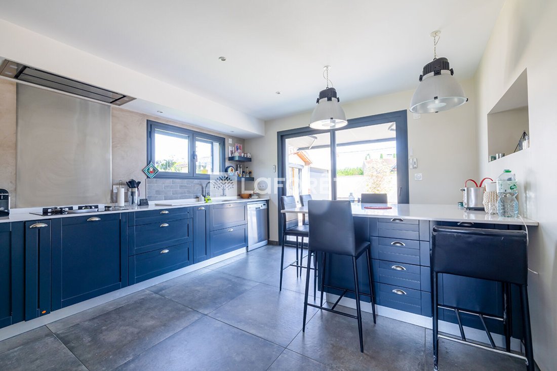 Villa in Centre Ville, Bourg-en-Bresse, France 5 - 18094066