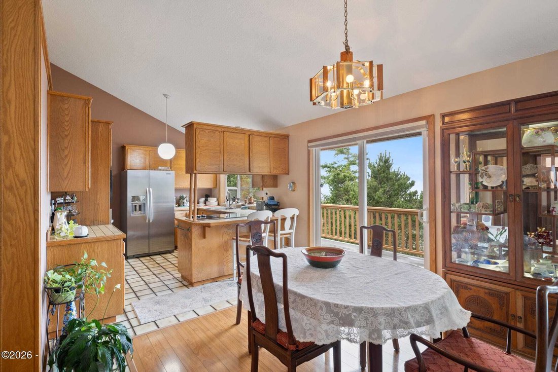 House in Tillamook, Oregon, United States 2 - 18096023