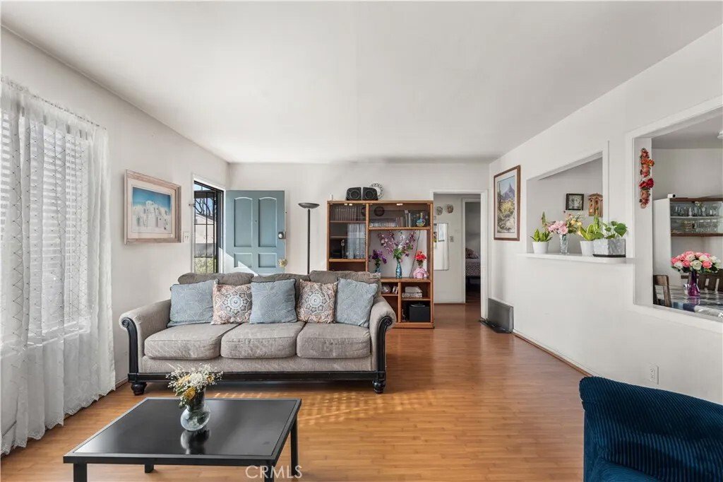 Los Angeles, California, United States 4 - 17255419