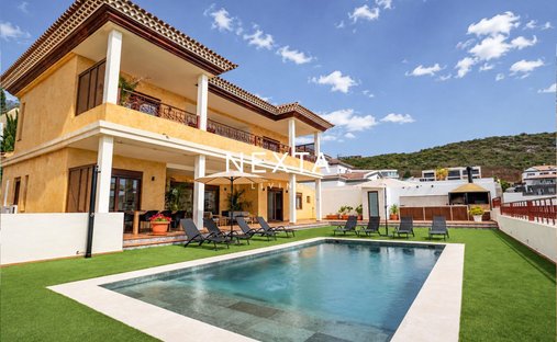 Chalet in Costa Adeje, Adeje, Canary Islands 1