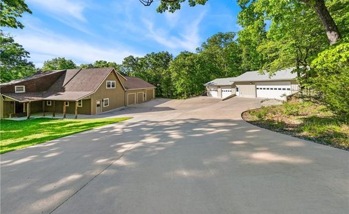 House in Gravois Mills, Missouri, United States 1