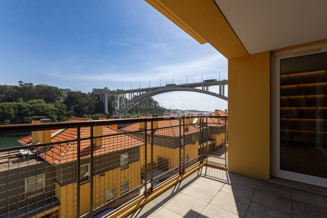 Apartment in Lordelo do Ouro e Massarelos, Porto District, Portugal 3 - 18099434