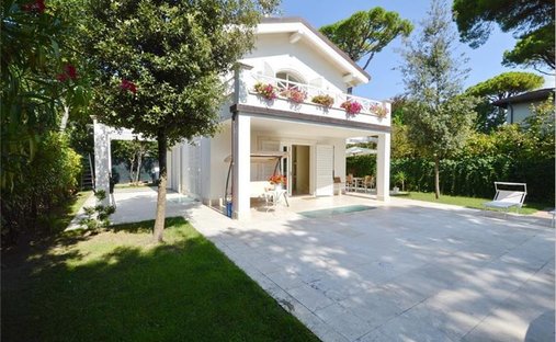 Villa in Center, Forte dei Marmi, Tuscany 1