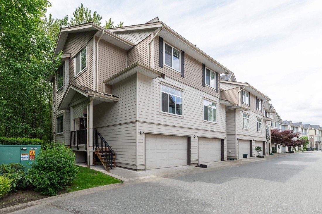 House in Surrey, British Columbia, Canada 2 - 18096445