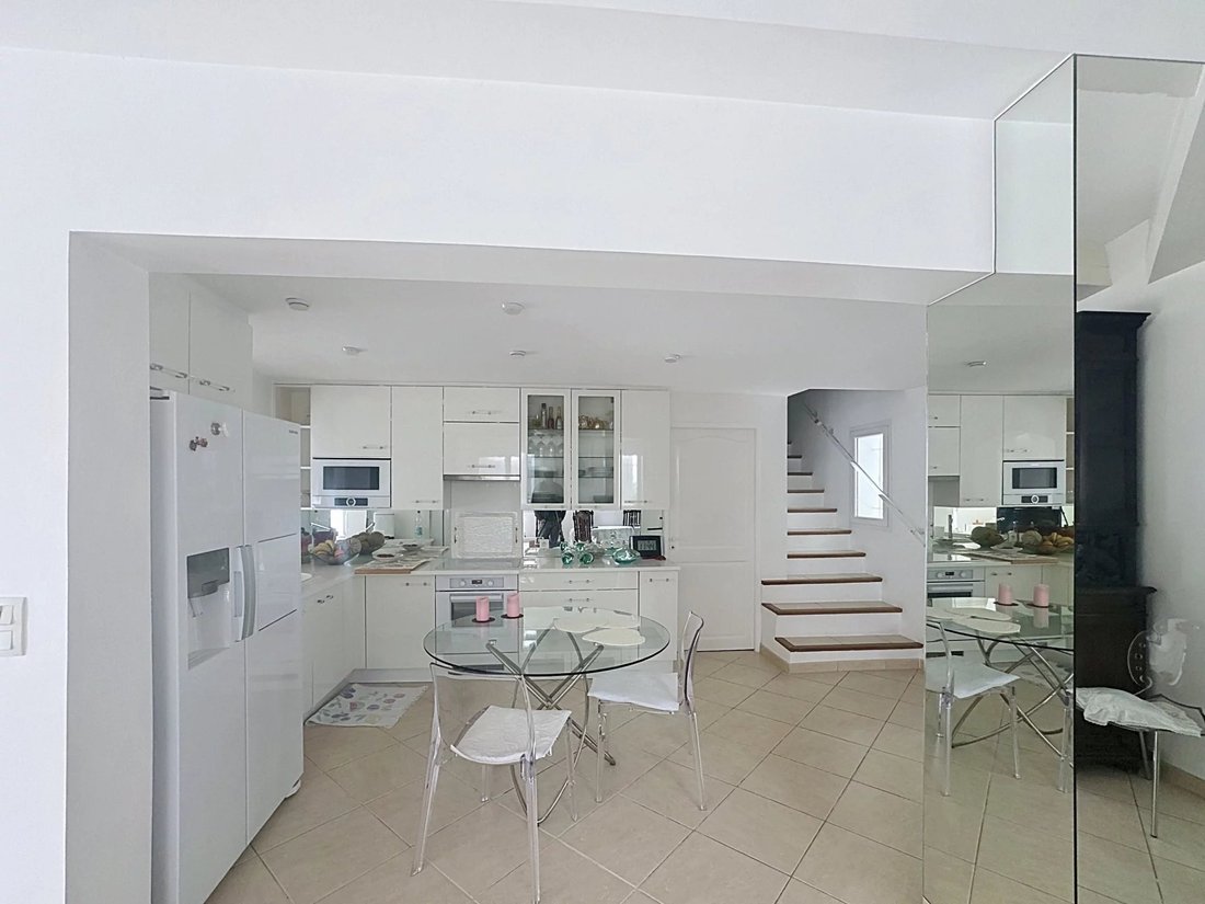 House in Frejus, Provence-Alpes-Côte d'Azur, France 4 - 18105192