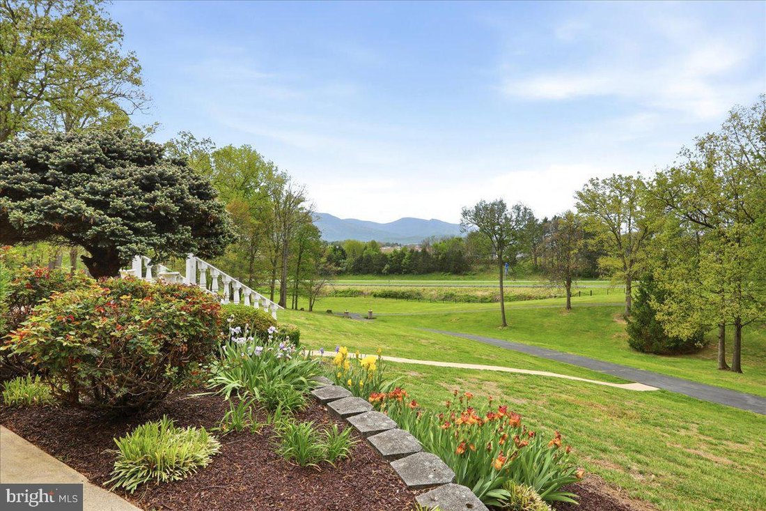 House in Luray, Virginia, United States 2 - 18102040