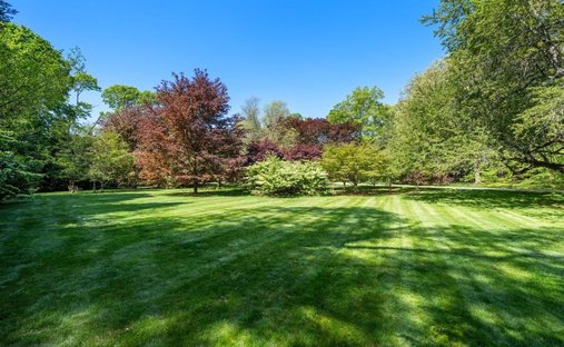 Land in Weston, Massachusetts, United States 1