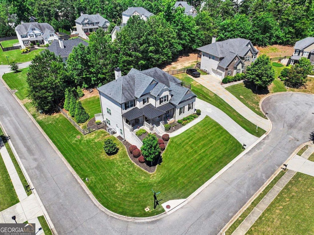 Cumming, Georgia, United States 3 - 18094095