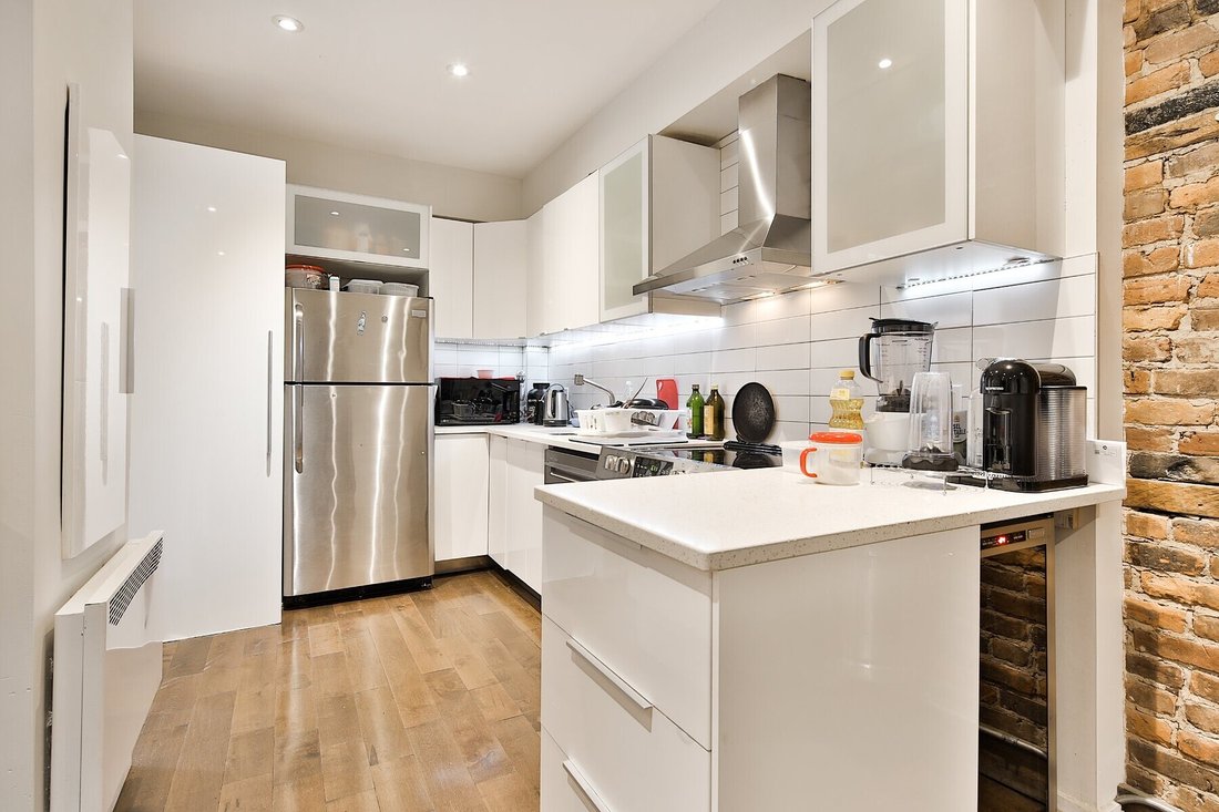 House in Montreal, Quebec, Canada 4 - 18053927