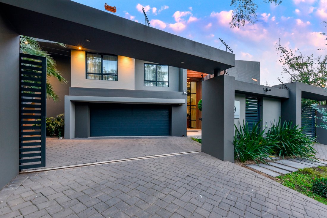 House in Sandton, Gauteng, South Africa 3 - 18095738