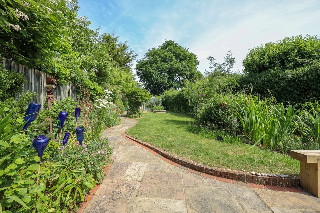 House in Burgess Hill, England 2 - 18093220