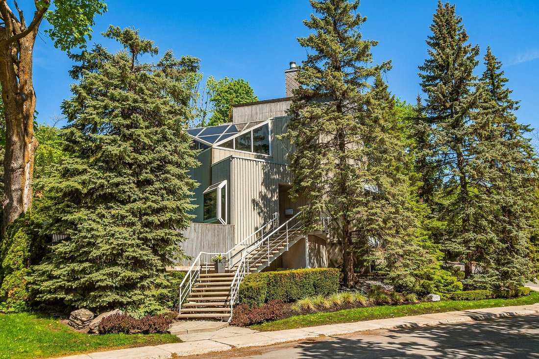 House in Montreal, Quebec, Canada 4 - 18082830