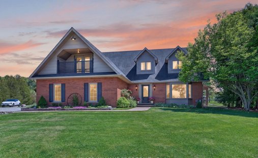 House in Burlington, Ontario, Canada 1