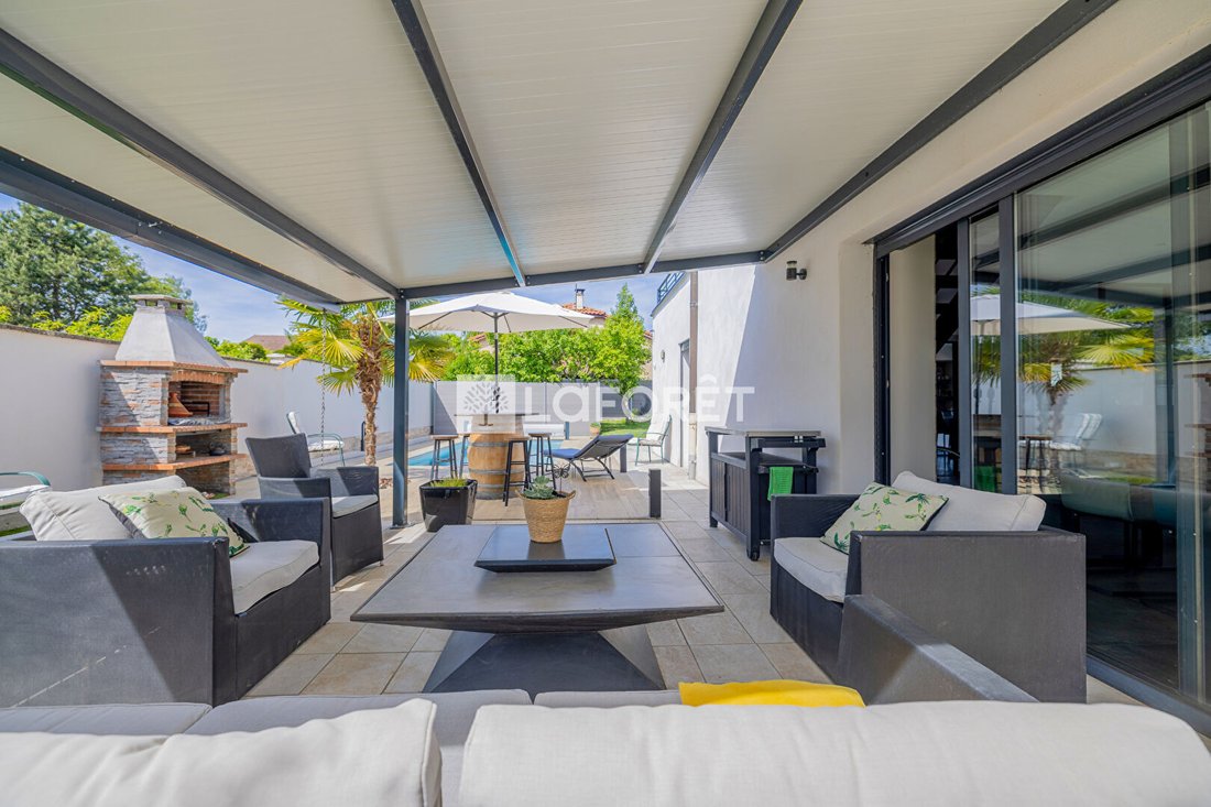 Villa in Centre Ville, Bourg-en-Bresse, France 2 - 18094066