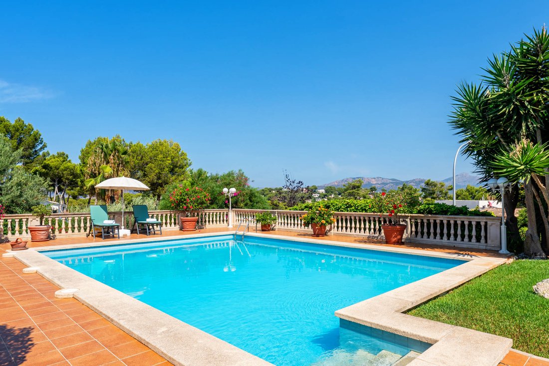 Villa in Rotes Velles, Calvia, Balearic Islands 2 - 18093111