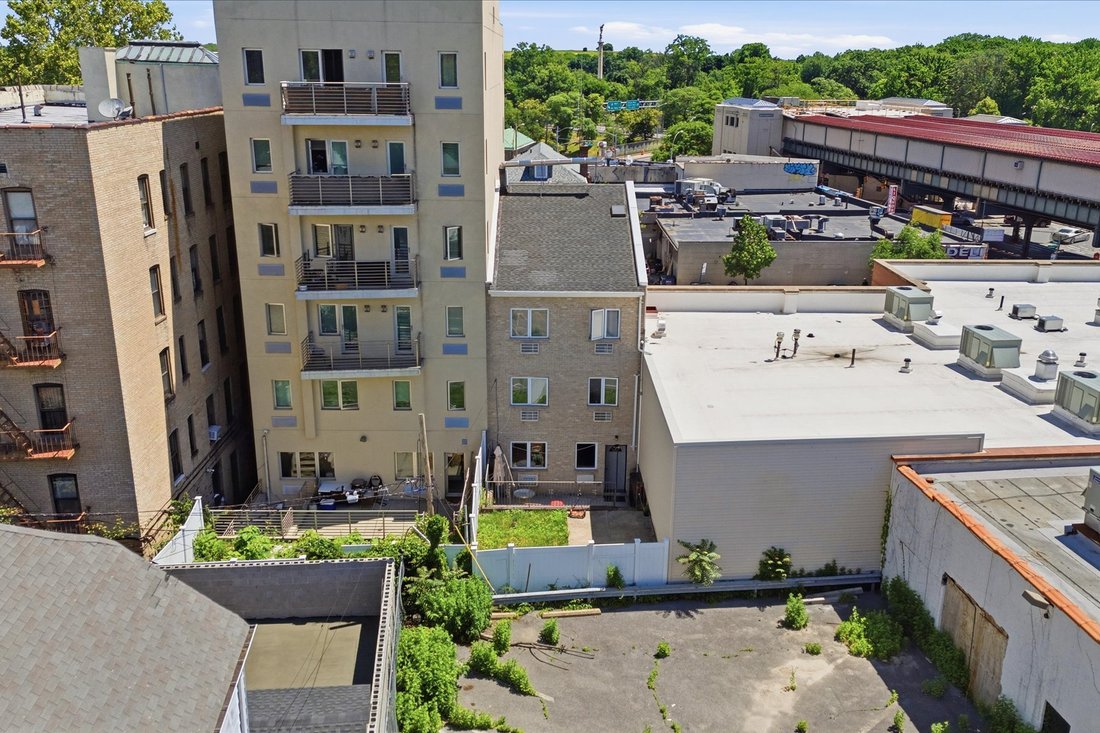House in New York, New York, United States 2 - 18094482