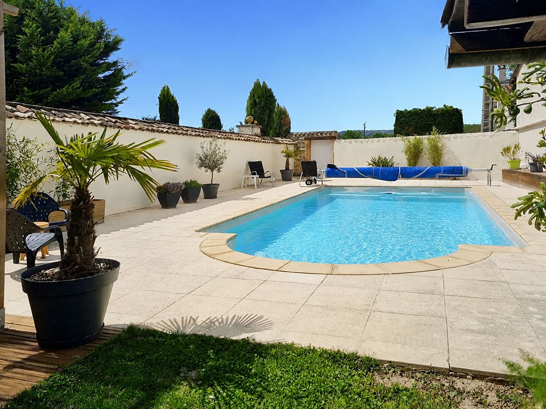 Villa in Les Cheres, Auvergne-Rhône-Alpes, France 1 - 18087486