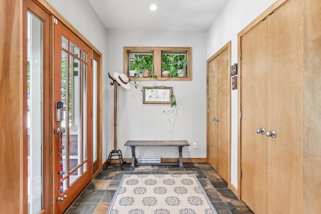 House in Madison, Wisconsin, United States 4 - 18100674