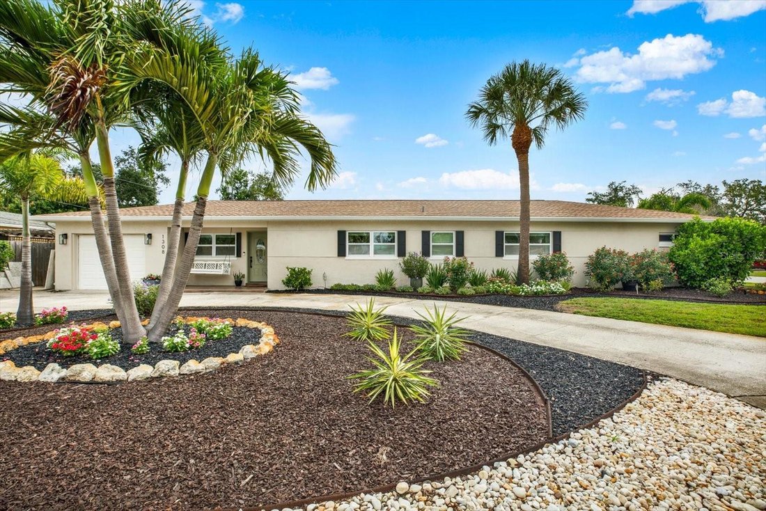 House in St. Petersburg, Florida, United States 1 - 18095542