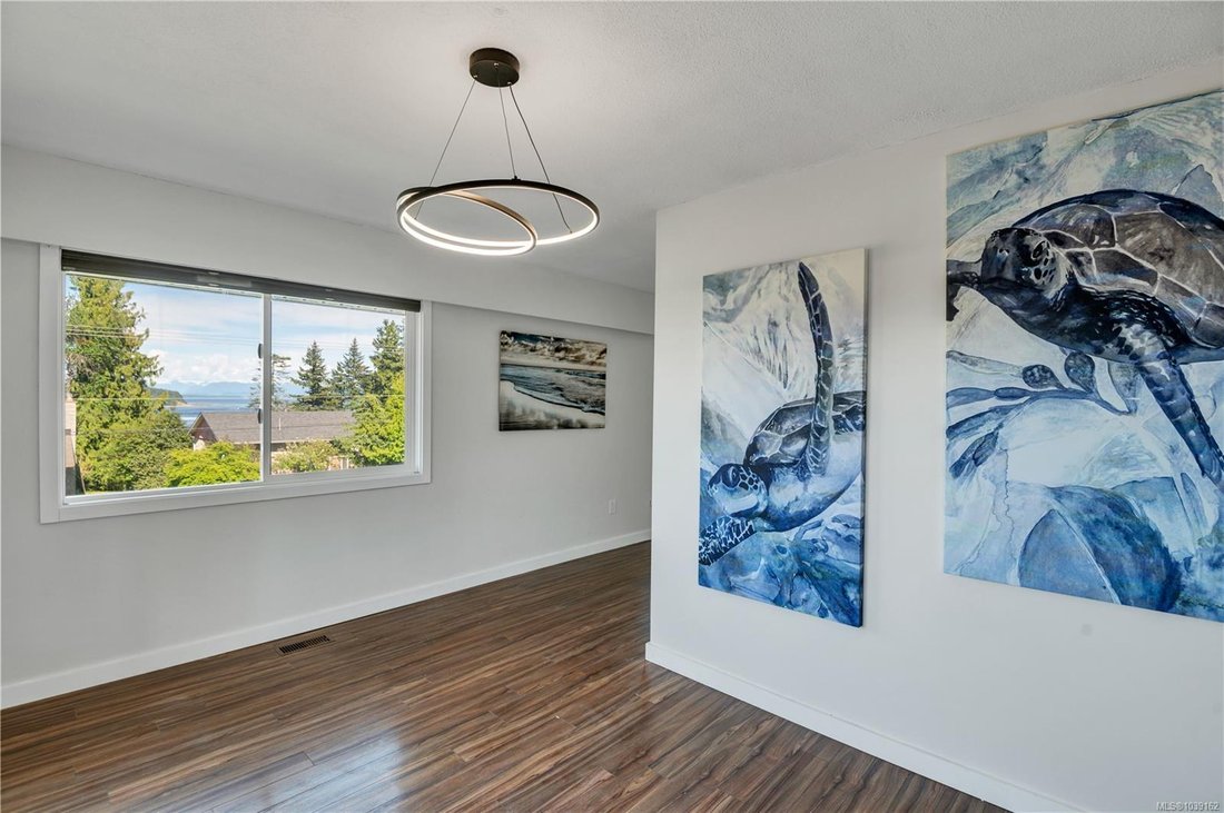 House in Campbell River, British Columbia, Canada 5 - 18096380