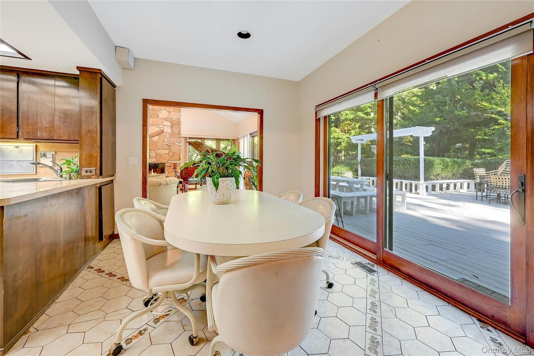 House in Port Jefferson, New York, United States 5 - 18093817