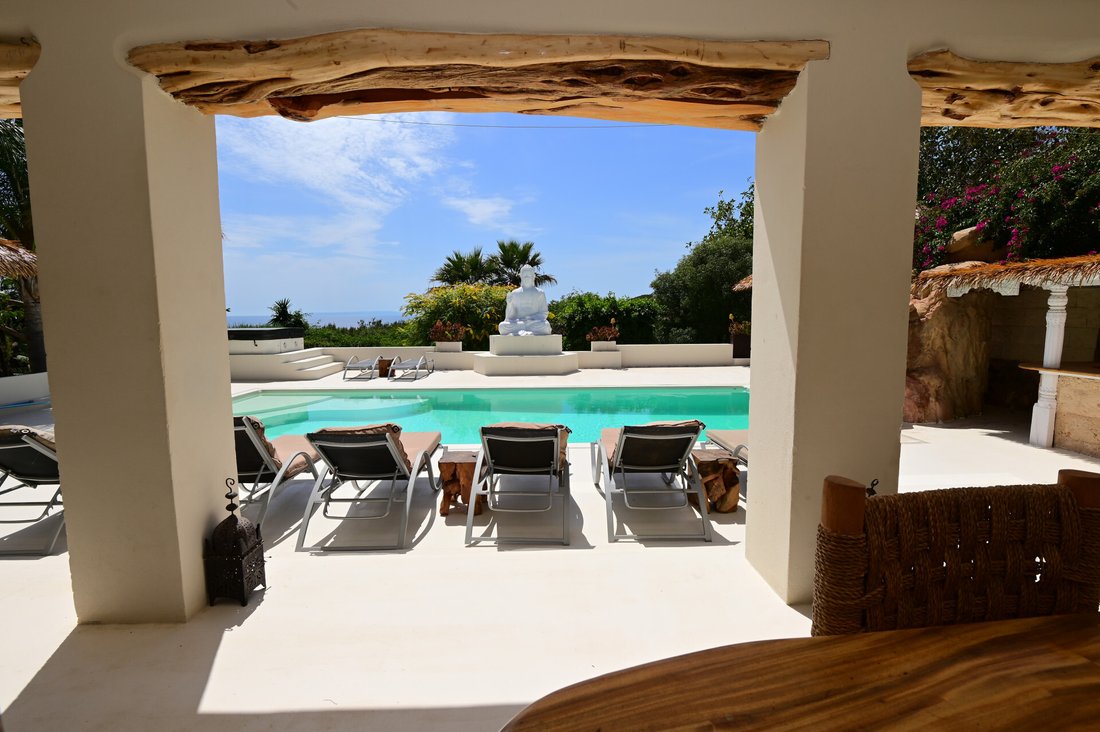 Villa in Cap Martinet, Santa Eularia des Riu, Balearic Islands 4 - 17982112