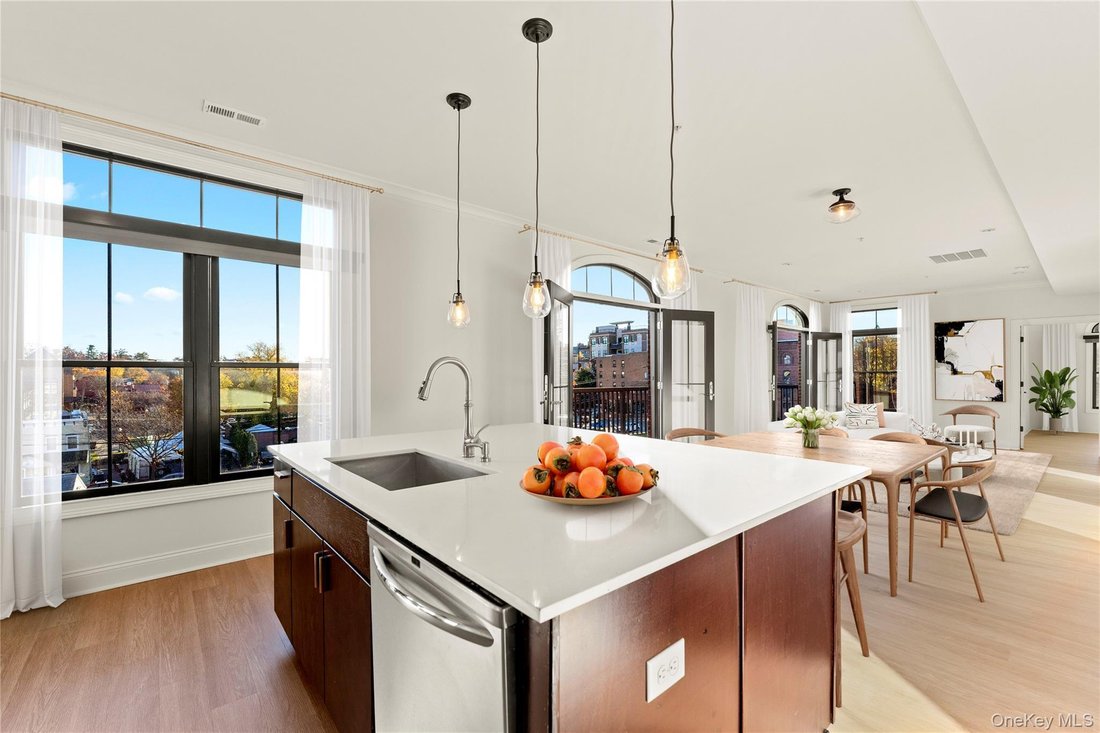 Condo in Saratoga Springs, New York, United States 3 - 18094460