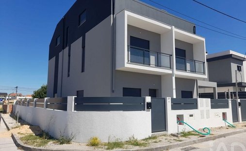 House in Fernao Ferro, Setubal, Portugal 1