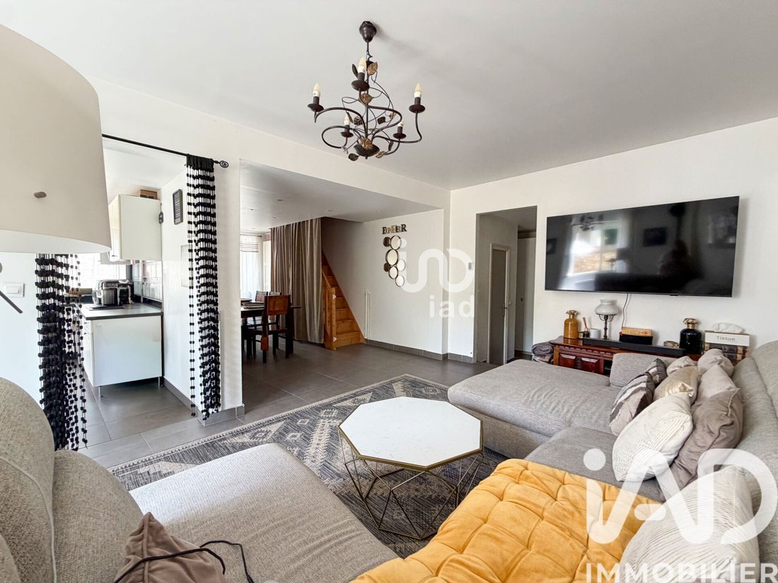 House in Les Clayes-sous-Bois, Ile-de-France, France 1 - 18100129