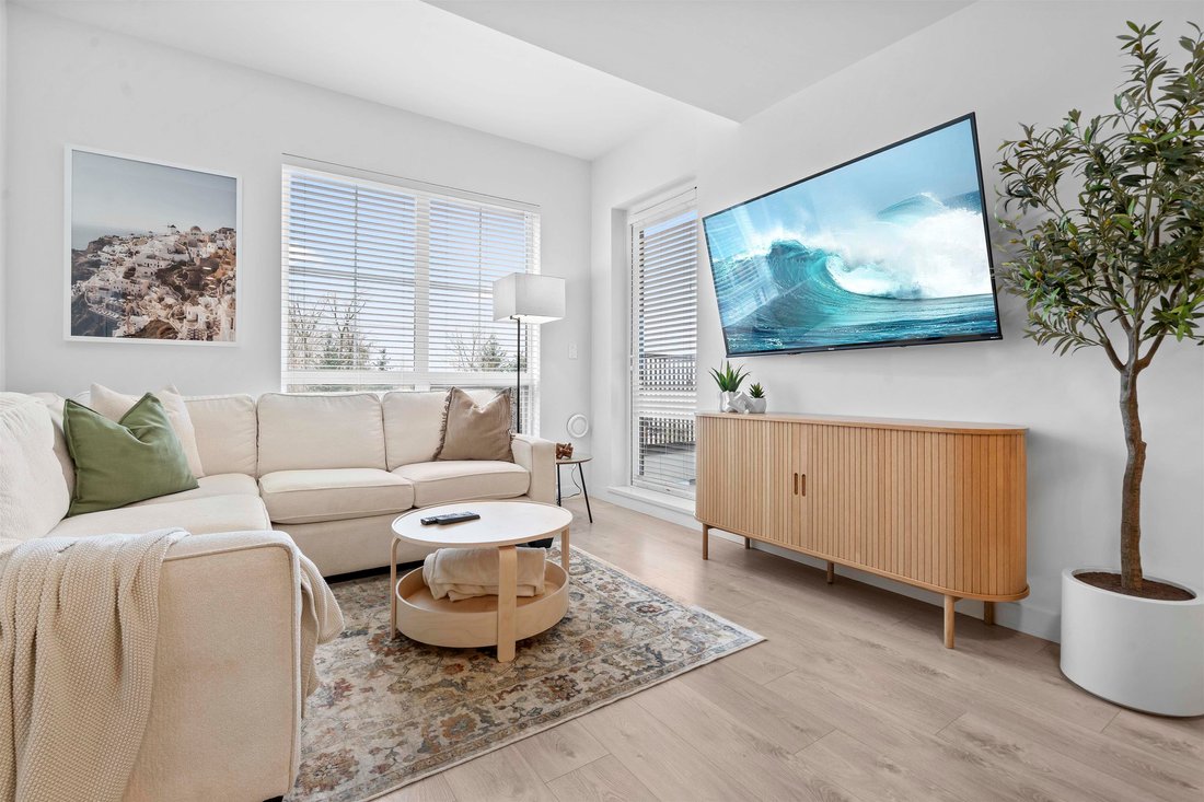 Condo in Langley Township, British Columbia, Canada 2 - 18096439