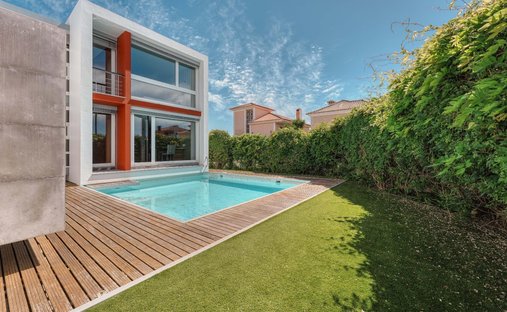 Villa in Carcavelos e Parede, Lisbon, Portugal 1