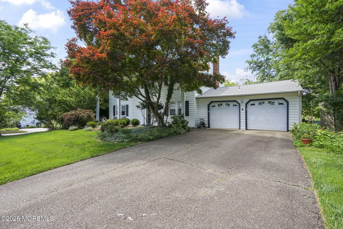 House in Marlboro Township, New Jersey, United States 2 - 18090782