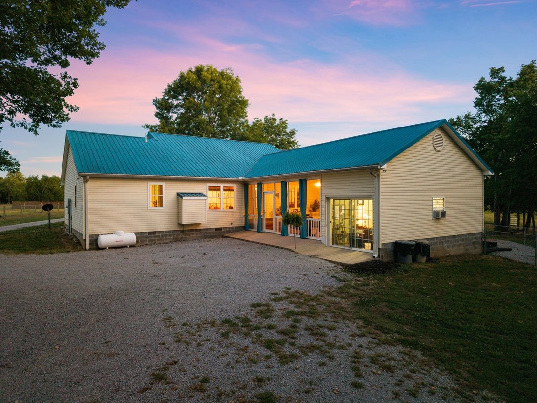 House in Lewisburg, Tennessee, United States 3 - 18104888