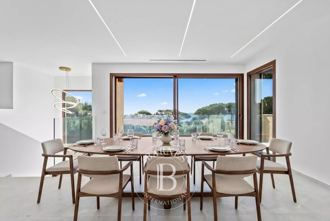 Villa in Les Issambres, Roquebrune-sur-Argens, France 5 - 18099090