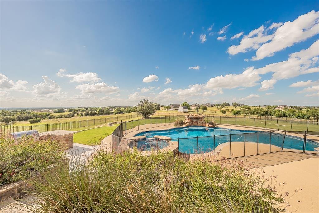 House in Weatherford, Texas, United States 3 - 18096351
