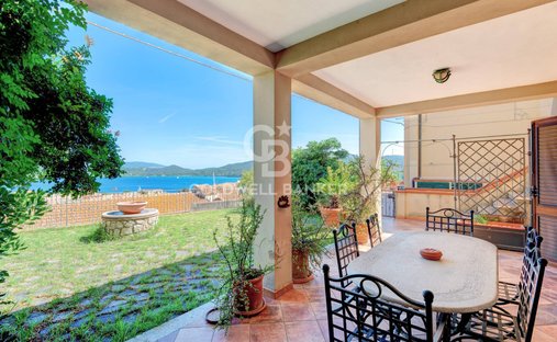Villa in Portoferraio, Tuscany, Italy 1